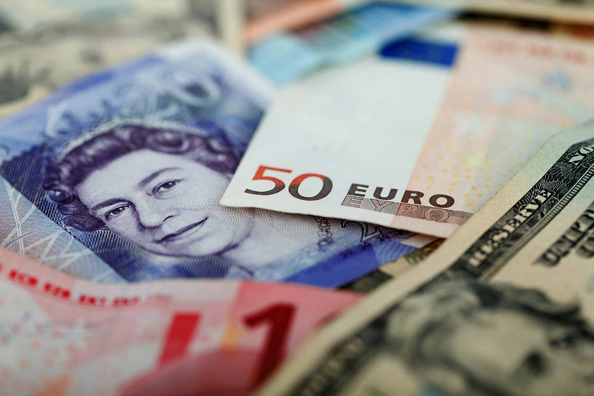 Will The GBP Pound Survive Between Euro And Dollar 