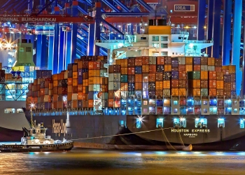 container ship hamburg port international trade