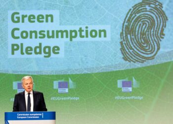 Didier Reynders Commissioner for Justice Green Consumption Pledge