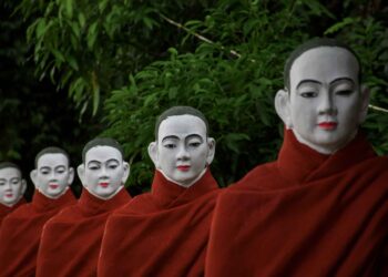 Myanmar monk statues