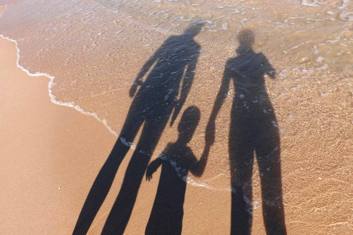 family-Summer beach