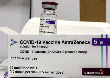 A shipment of Astrazeneca Covid-19 is received and checked in Coimbra