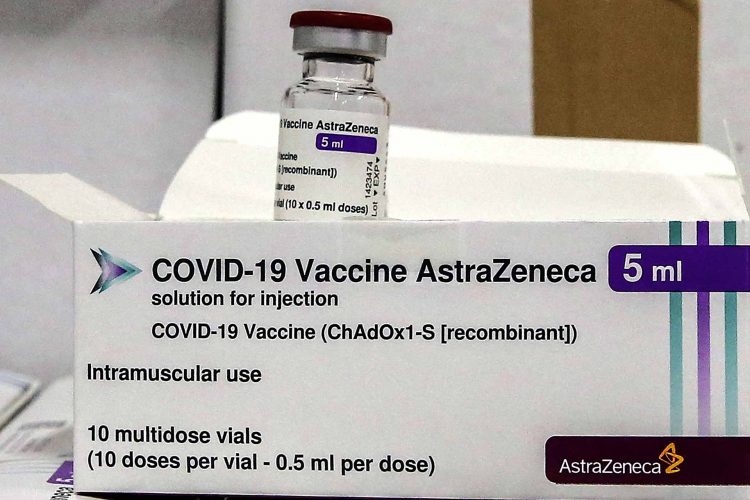 A shipment of Astrazeneca Covid-19 is received and checked in Coimbra