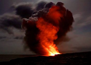 volcano explosion eruption